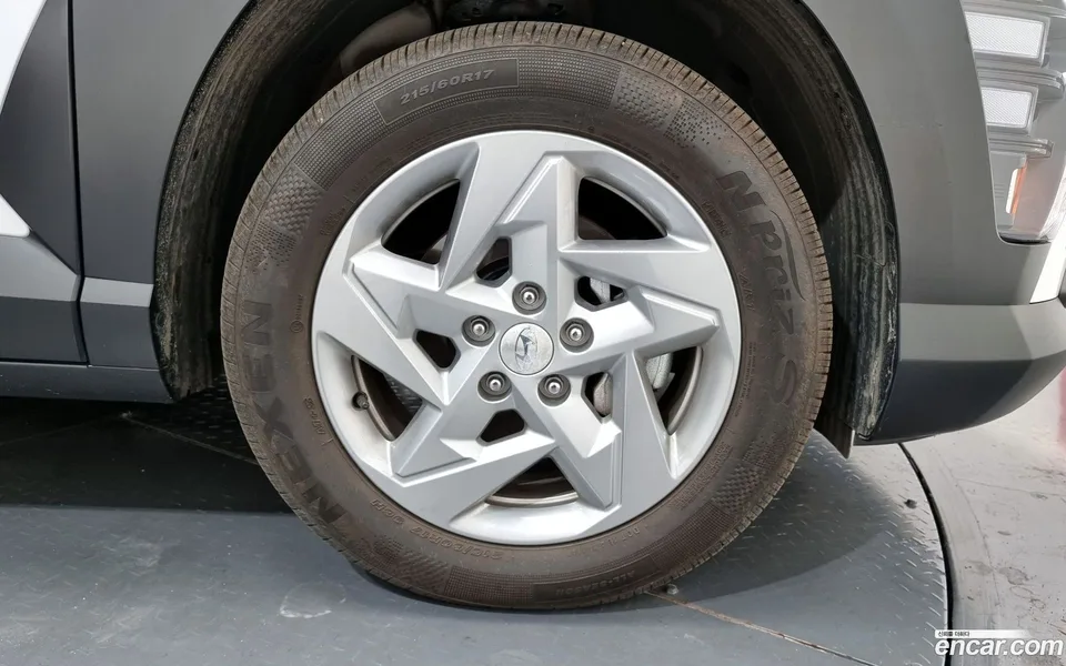 Hyundai Kona 1.6 2WD 2023 — миниатюра 5