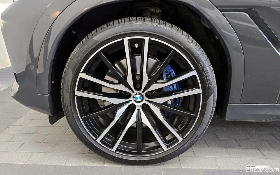 BMW X6 xDrive40d M 2023 — миниатюра 2