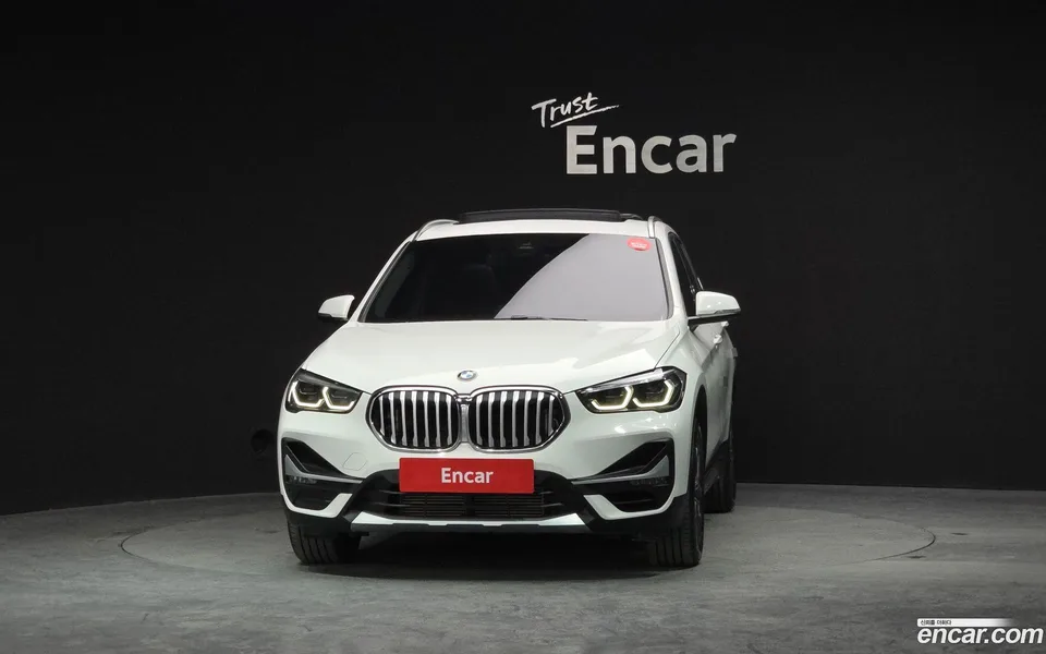 BMW X1 xDrive 20i xLine 2022 — миниатюра 3