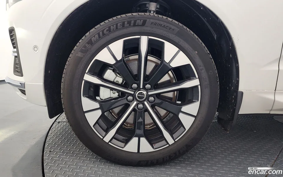 Volvo XC60 T8 2025 — миниатюра 2