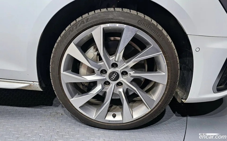 Audi A4 45 TFSI 2023 — миниатюра 5