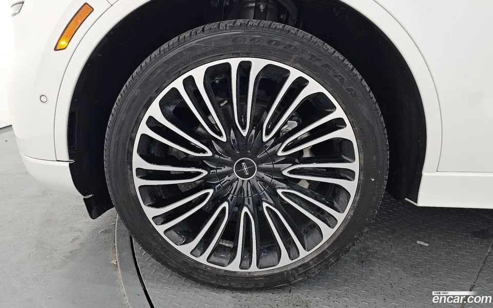 Lincoln Aviator 3.0 AWD 2023 — миниатюра 2