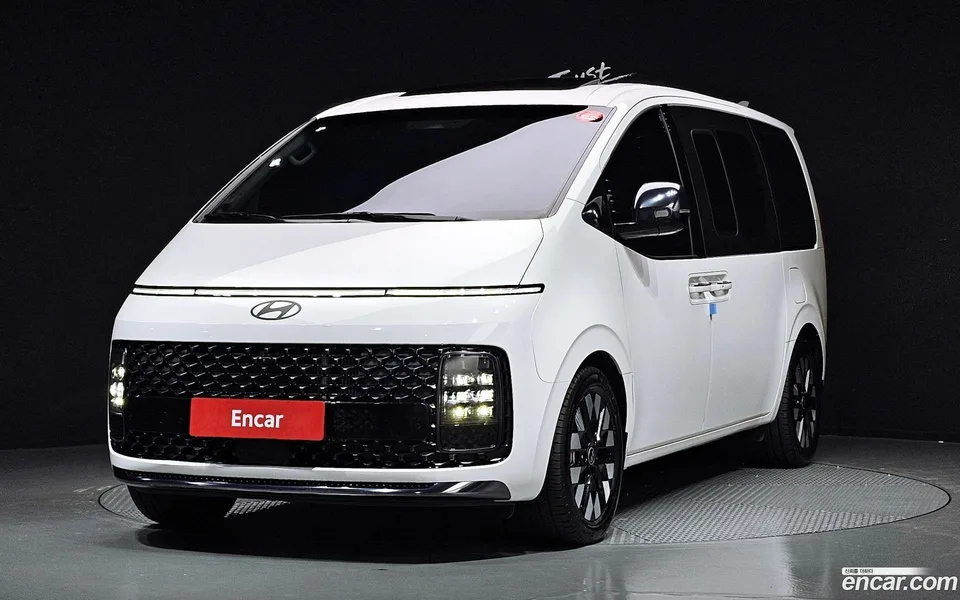 Hyundai Staria 2025