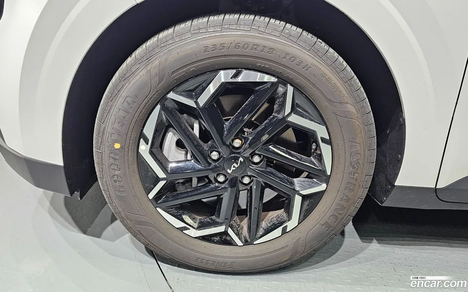 Kia Carnival 9 2025 — миниатюра 2