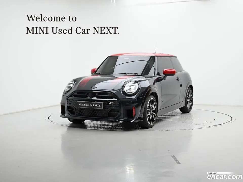MINI Cooper S JCW 2025 — фото 1, купить с доставкой в Москву