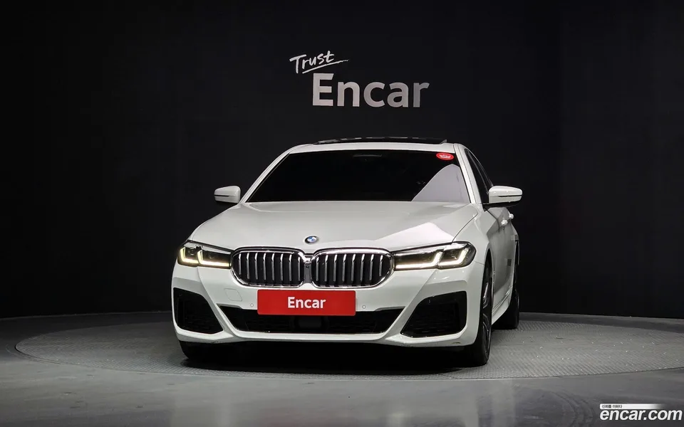 BMW 5 Series 520i M 2023 — миниатюра 3