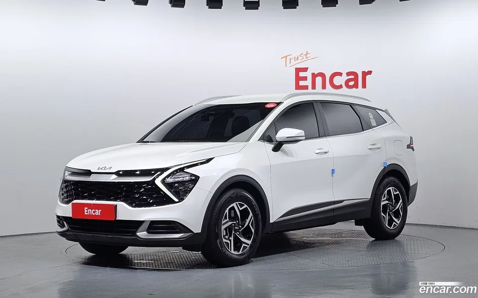 Kia Sportage 2.0 2WD 2022 — фото 1, купить с доставкой в Москву