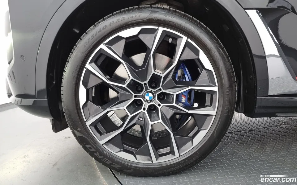 BMW X7 xDrive 40i M 7 2023 — миниатюра 5