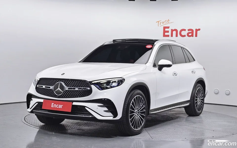 Mercedes-Benz GLC-Class GLC300 4MATIC AMG Line 2023 — фото 1, купить с доставкой в Москву