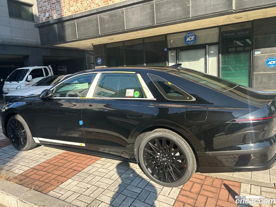 Hyundai Grandeur Hybrid 2023 — миниатюра 3