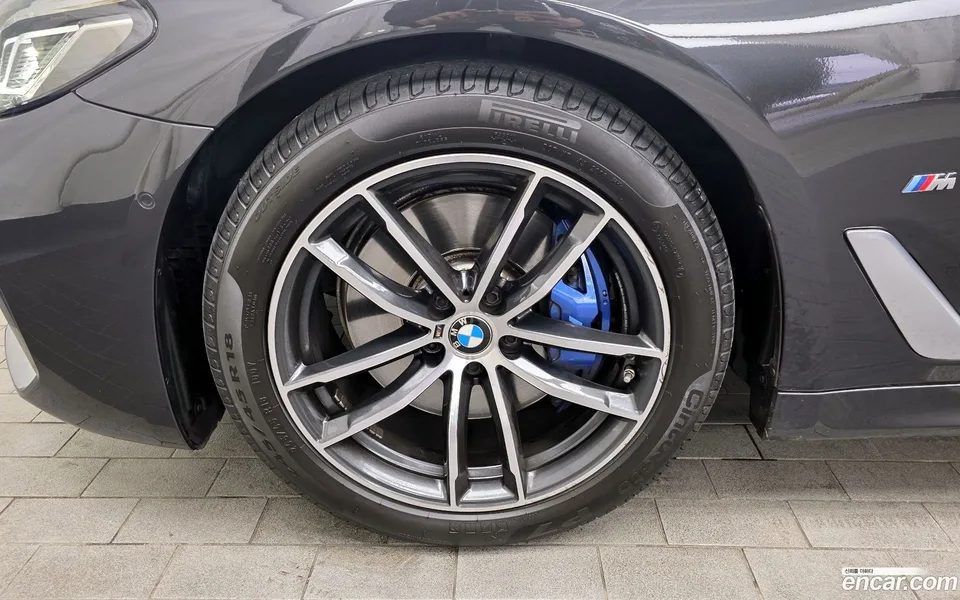 BMW 5 Series 520i M 2023 — миниатюра 2
