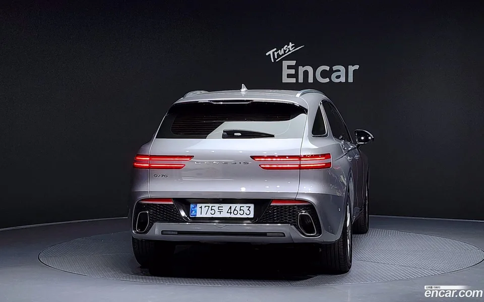 Genesis GV70 2.5T 2WD 2023 — миниатюра 4