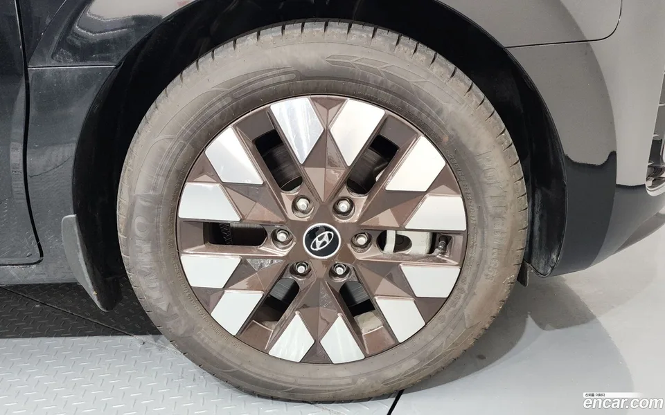Hyundai Staria 4WD 2022 — thumbnail 5