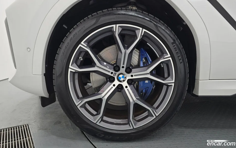 BMW X6 xDrive30d M 2023 — миниатюра 2