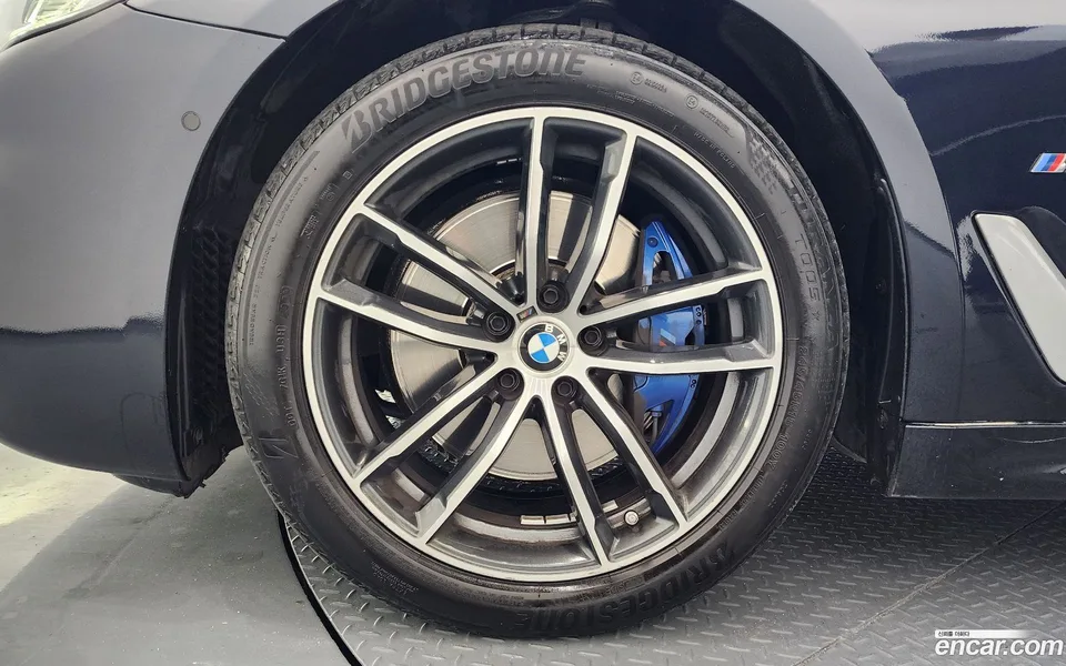 BMW 5 Series 523d M 2022 — миниатюра 2