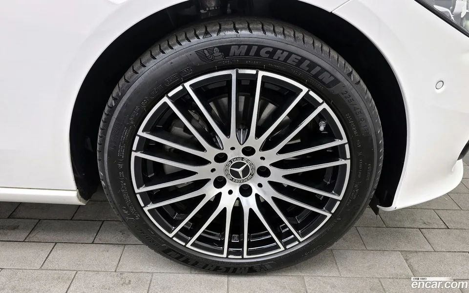 Mercedes-Benz C-Class C200 2025 — миниатюра 5
