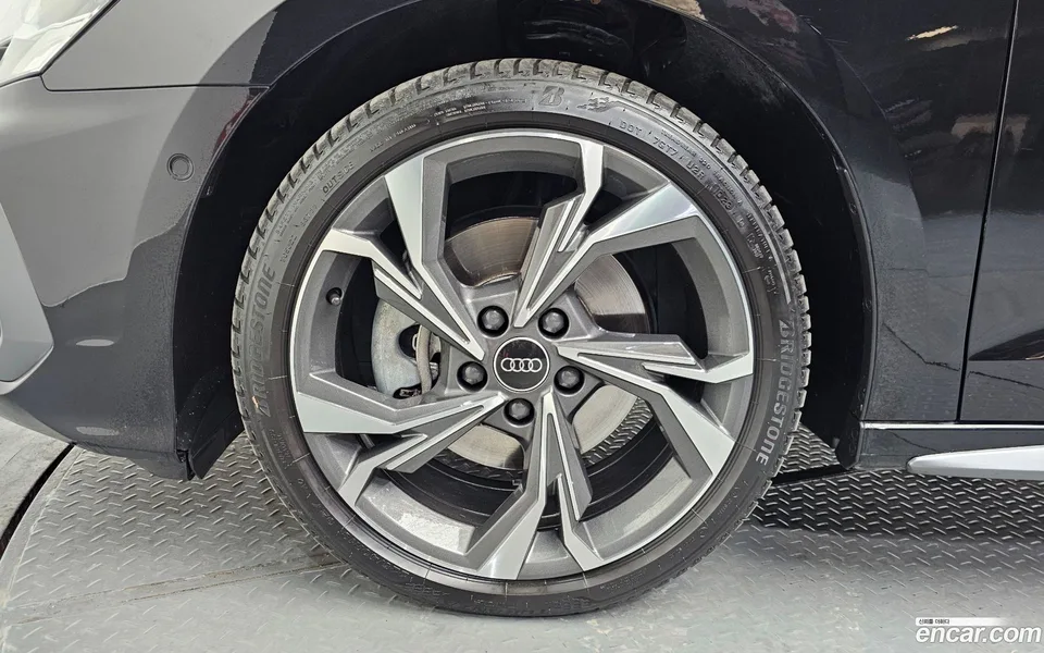 Audi A3 (8Y) 40 TFSI 2023 — миниатюра 2