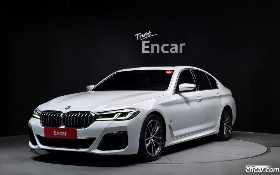 BMW 5 Series 520i M 2023 — фото 1, купить с доставкой в Москву