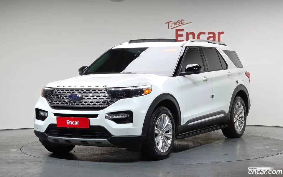 Ford Explorer 2.3 4WD 2022 — фото 1, купить с доставкой в Москву