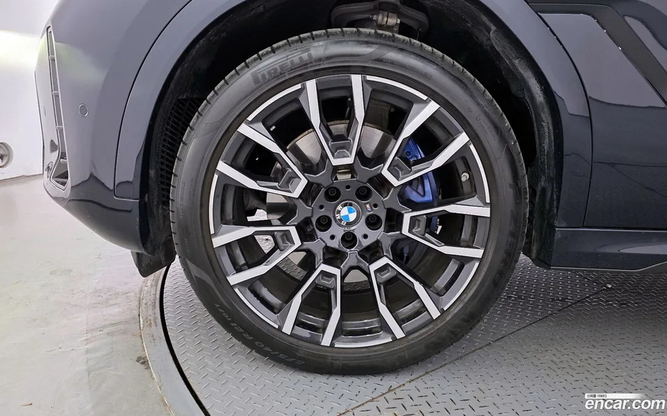 BMW X6 xDrive40i M 2025 — миниатюра 2