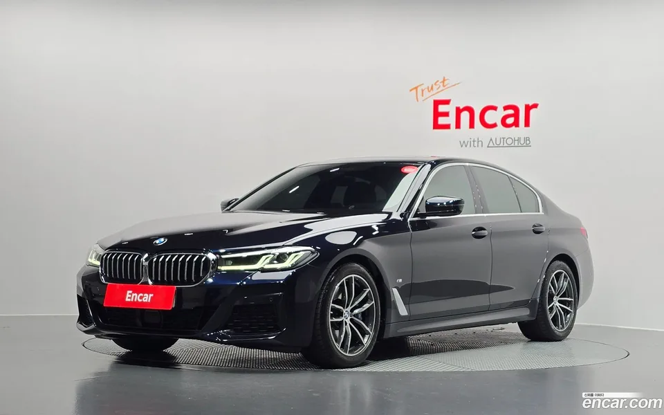 BMW 5 Series 520i M 2023 — фото 1, купить с доставкой в Москву