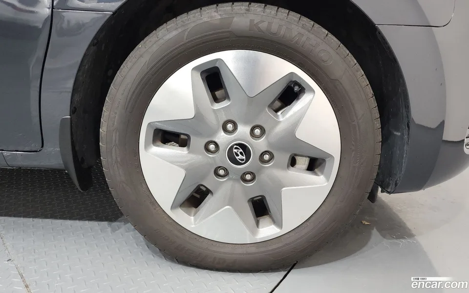 Hyundai Staria 9 2023 — миниатюра 2
