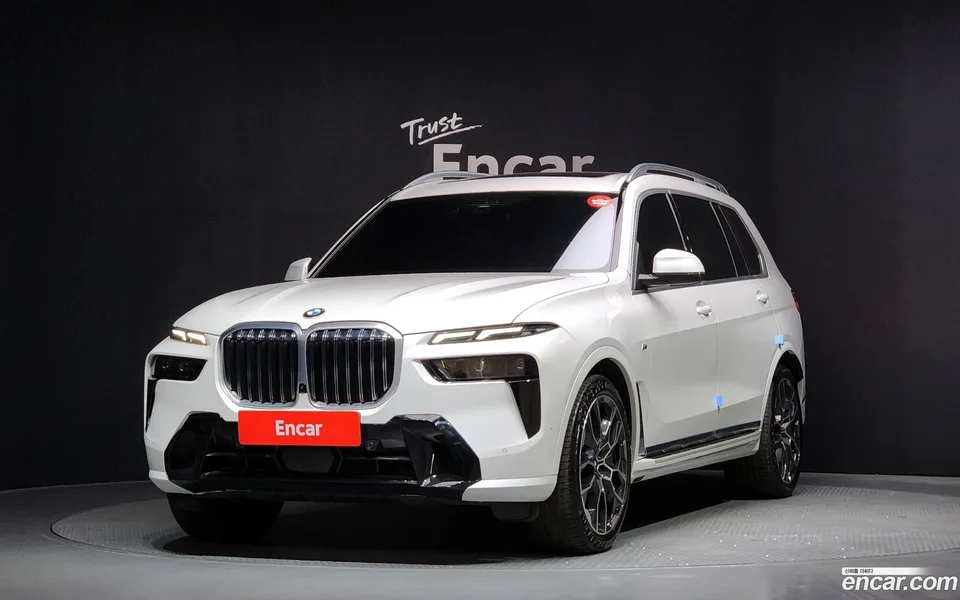 BMW X7 xDrive 40i M 6 2023 — фото 1, купить с доставкой в Москву