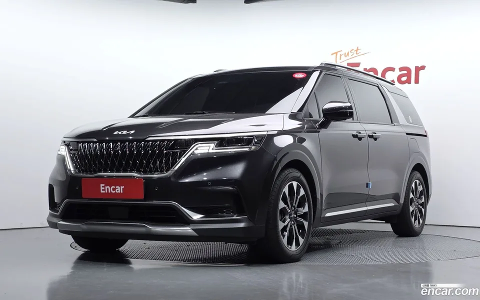 Kia Carnival 7 2023 — фото 1, купить с доставкой в Москву