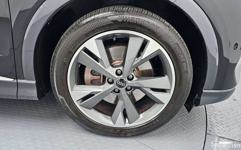 Audi Q4 e-tron 40 2022 — миниатюра 5