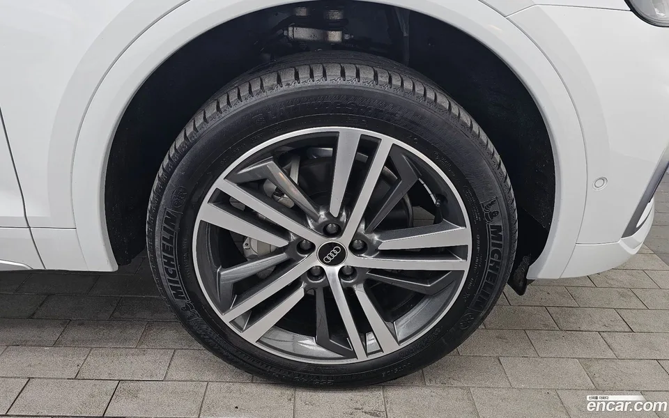 Audi Q5 45 TFSI 2023 — миниатюра 2