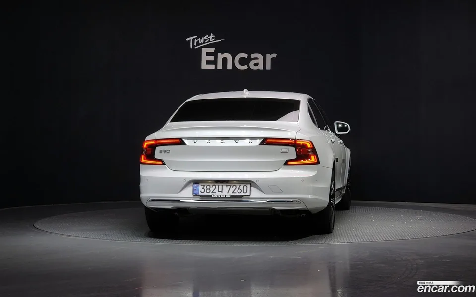 Volvo S90 T8 AWD 2023 — thumbnail 4