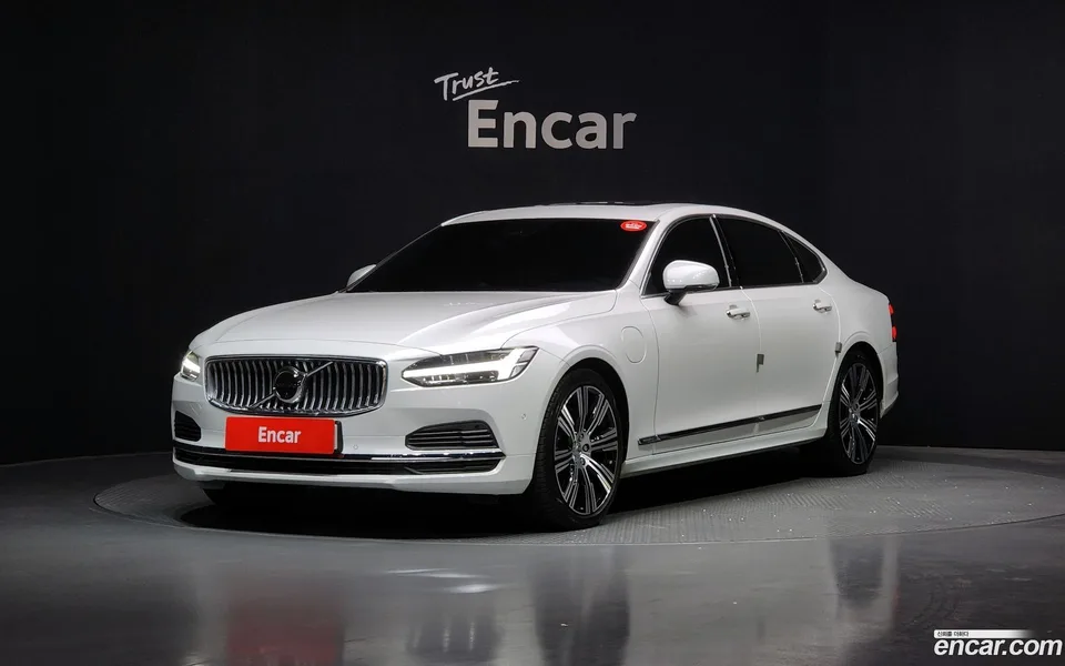 Volvo S90 T8 AWD 2023 — photo 1, buy with delivery to Moscow