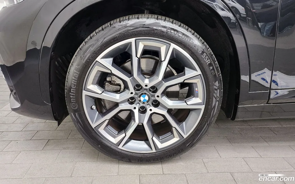 BMW X1 xDrive 20i M 2022 — миниатюра 2
