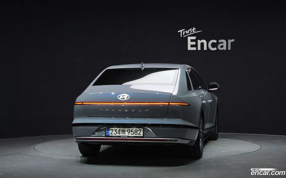Hyundai Grandeur Hybrid 2023 — миниатюра 4