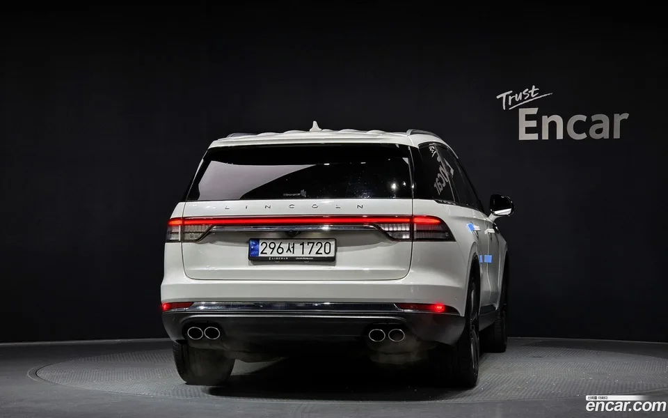 Lincoln Aviator 3.0 AWD 2023 — миниатюра 4