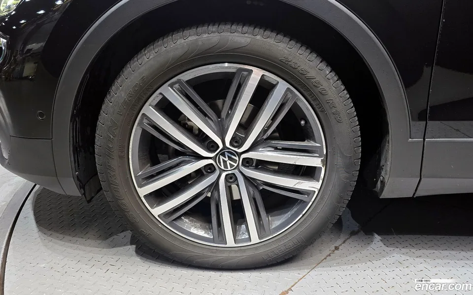 Volkswagen Tiguan 2.0 TDI 2023 — миниатюра 2