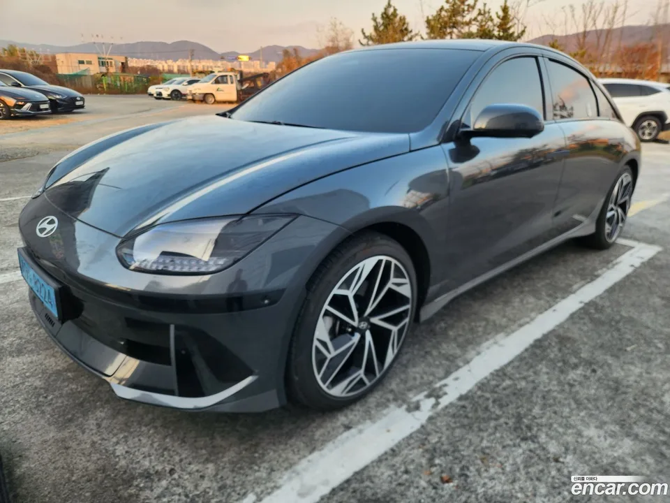 Hyundai Ioniq 6 2023 — фото 1, купить с доставкой в Москву