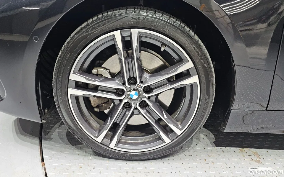 BMW 1 Series 120i M 2022 — миниатюра 2