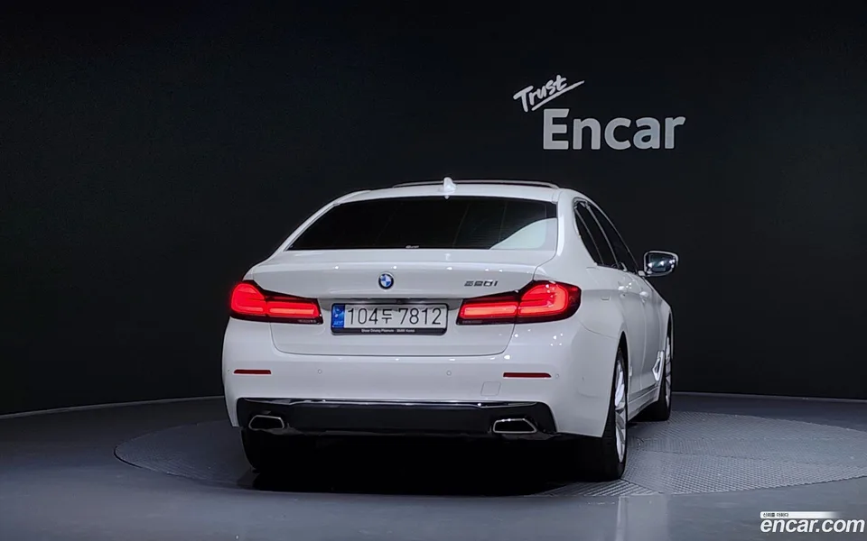 BMW 5 Series 520i 2022 — миниатюра 4
