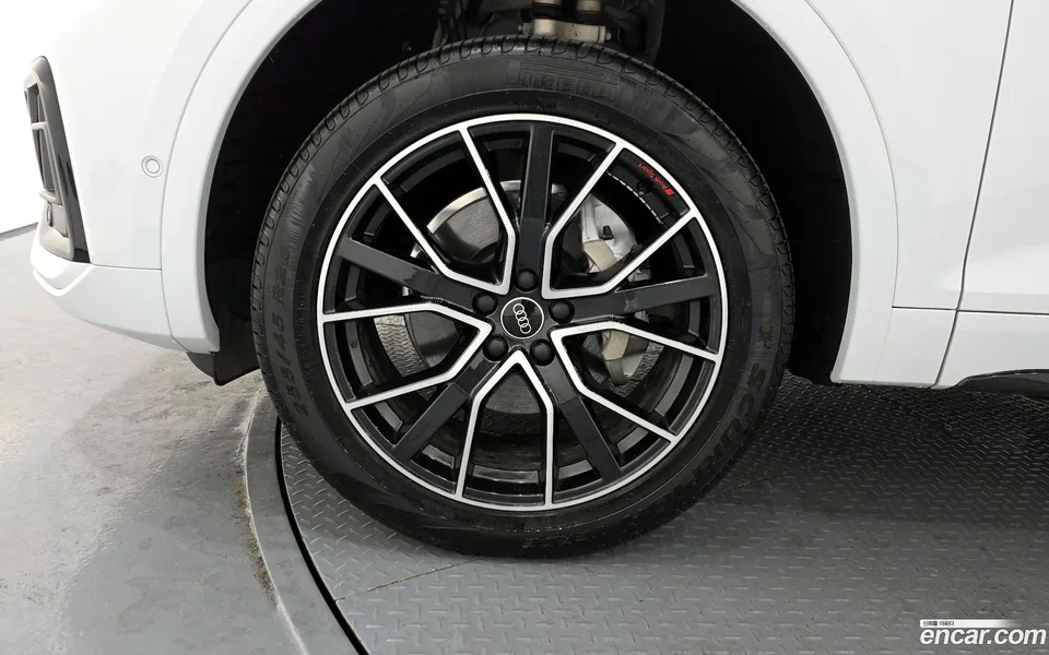 Audi Q5 45 TFSI 2023 — миниатюра 2