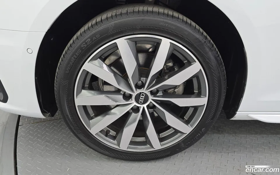Audi A4 40 TFSI 2022 — миниатюра 5