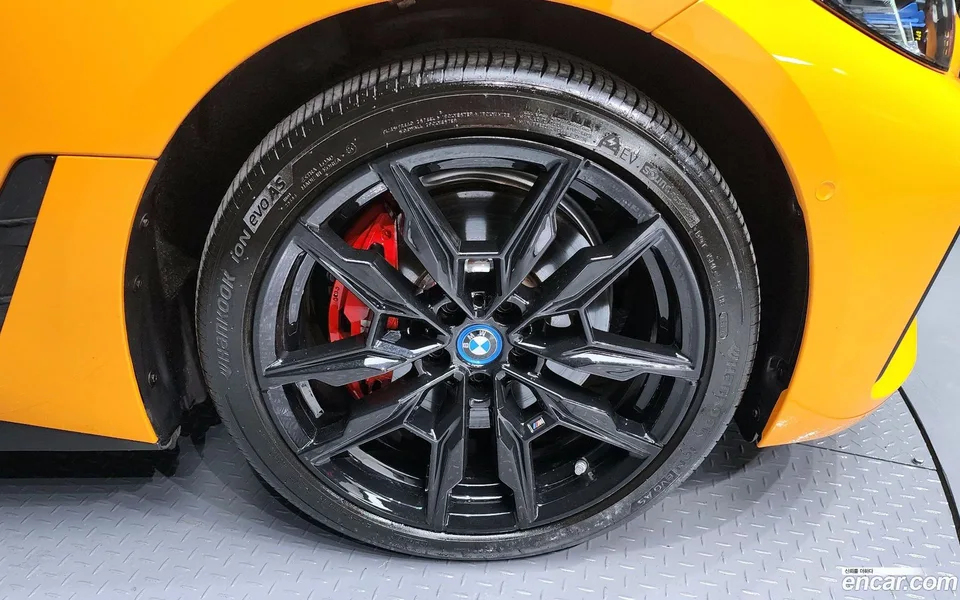 BMW i4 M50 2023 — миниатюра 5
