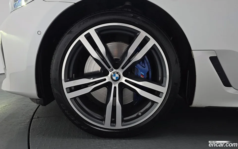 BMW 6 Series GT 630i xDrive M 2024 — миниатюра 5