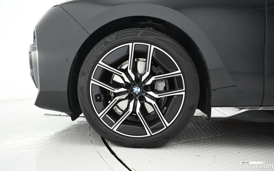BMW 7 Series 740d xDrive M 2024 — миниатюра 5