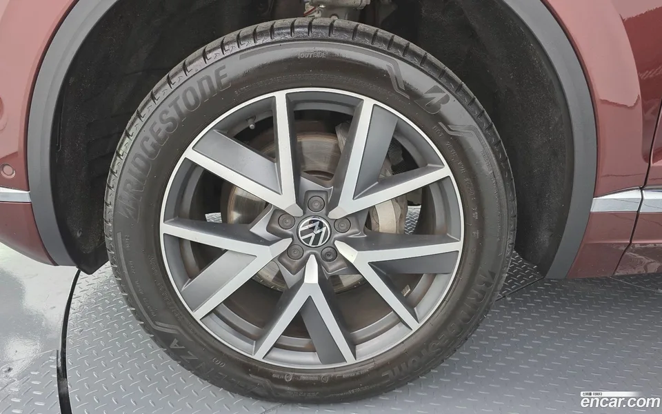 Volkswagen Touareg 3.0 TDI 2023 — миниатюра 5