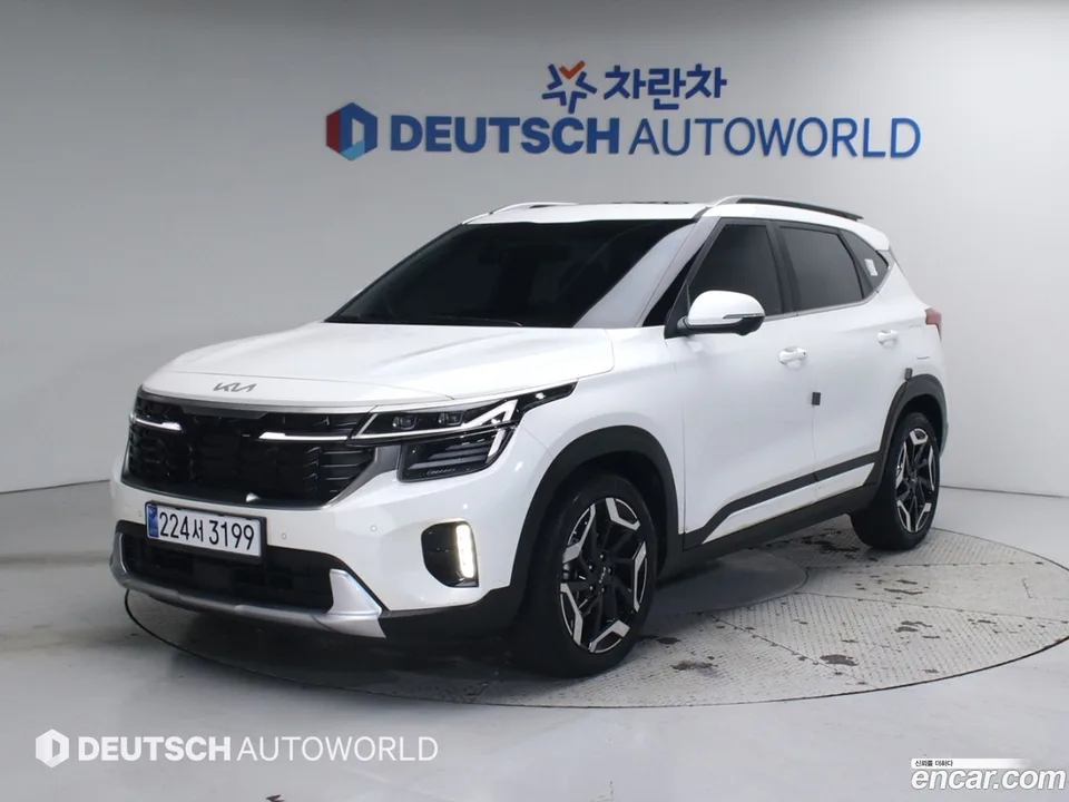 Kia Seltos 2.0 2WD 2023 — фото 1, купить с доставкой в Москву