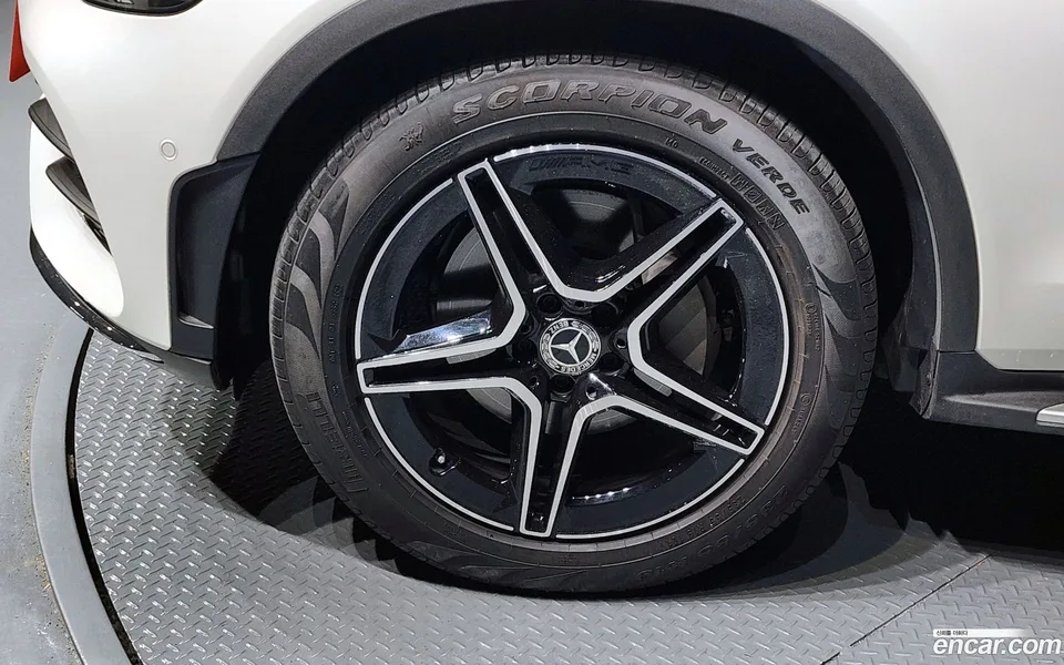 Mercedes-Benz GLC-Class GLC300 4MATIC 2023 — миниатюра 5