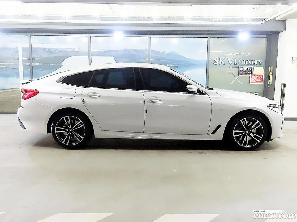 BMW 6 Series GT 620d M 2023 — thumbnail 3