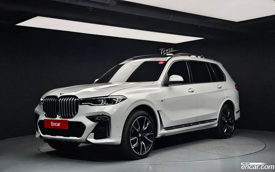 BMW X7 xDrive 40i M 6 2022 — фото 1, купить с доставкой в Москву