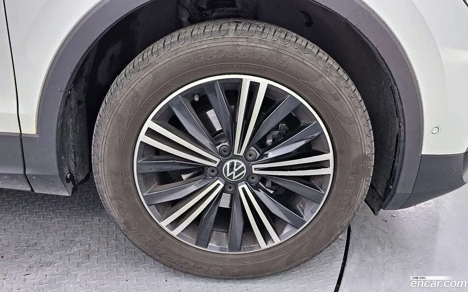 Volkswagen Tiguan 2.0 TDI 2024 — миниатюра 5